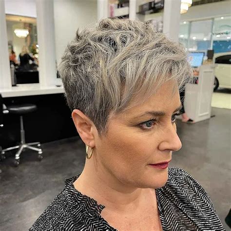 coupe de cheveux court femme 60 ans|30 coupes de cheveux court femme 60 ans